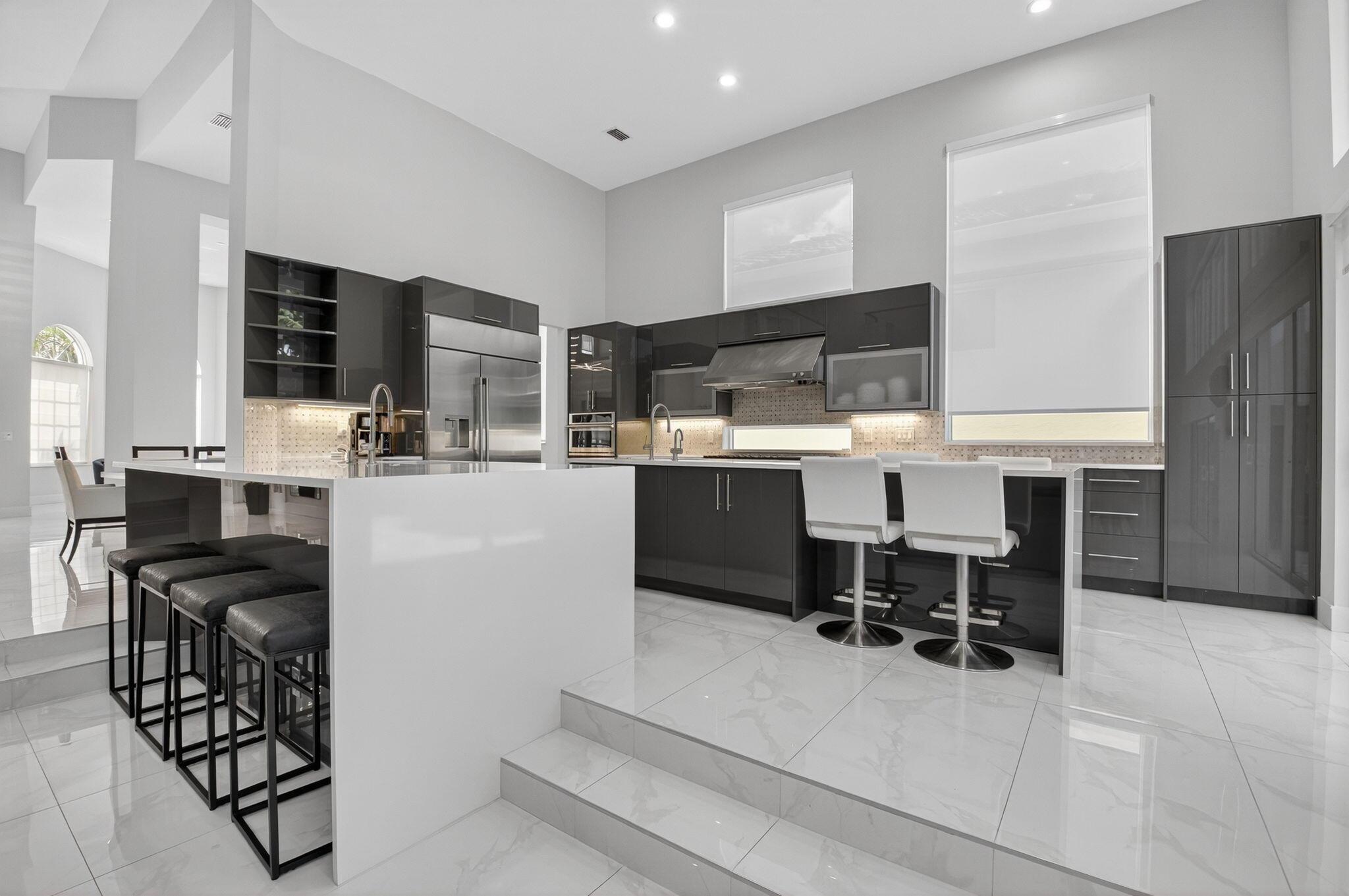 SOMERSET AT WOODFIELD COU - Residential