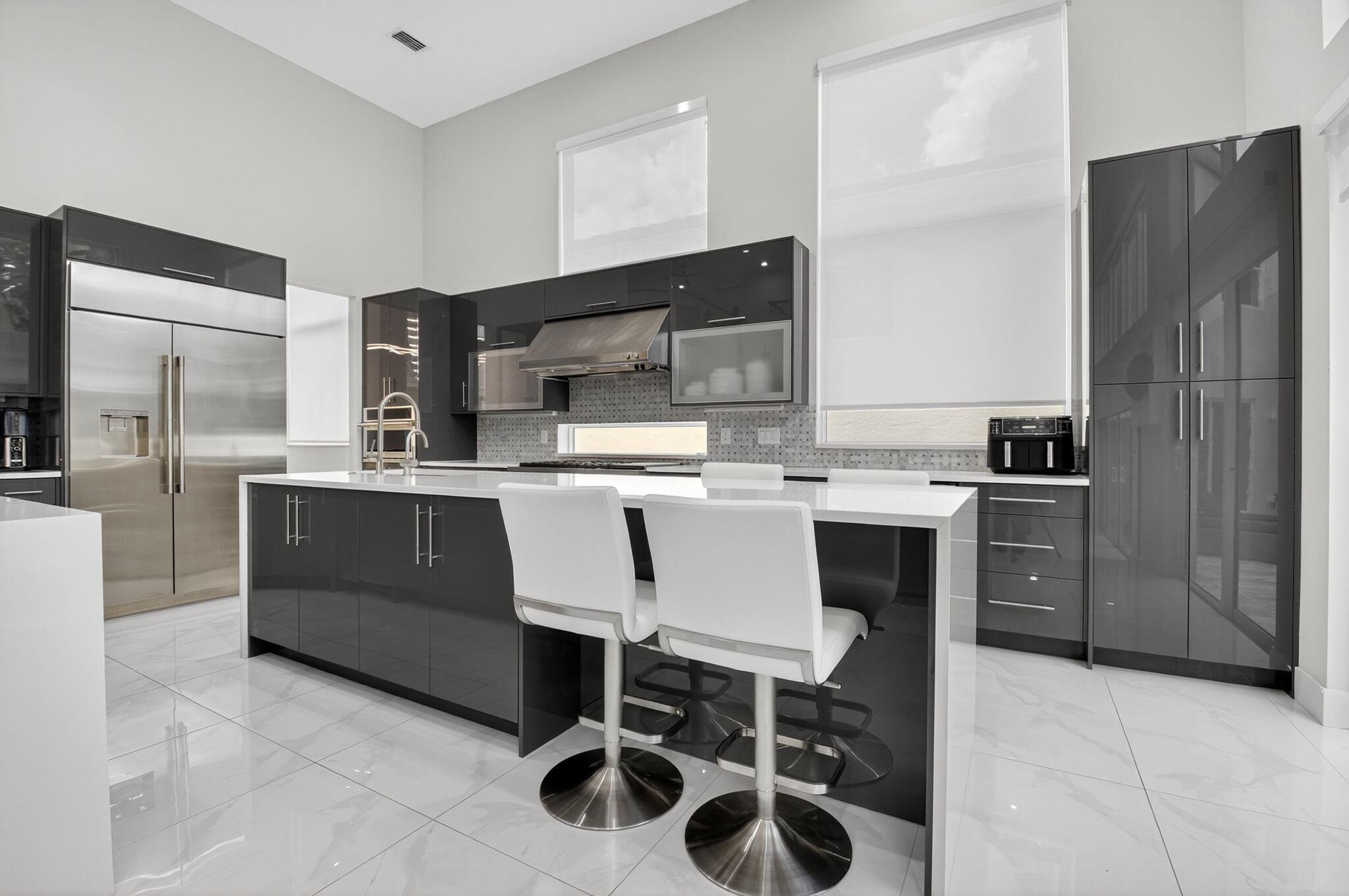 SOMERSET AT WOODFIELD COU - Residential