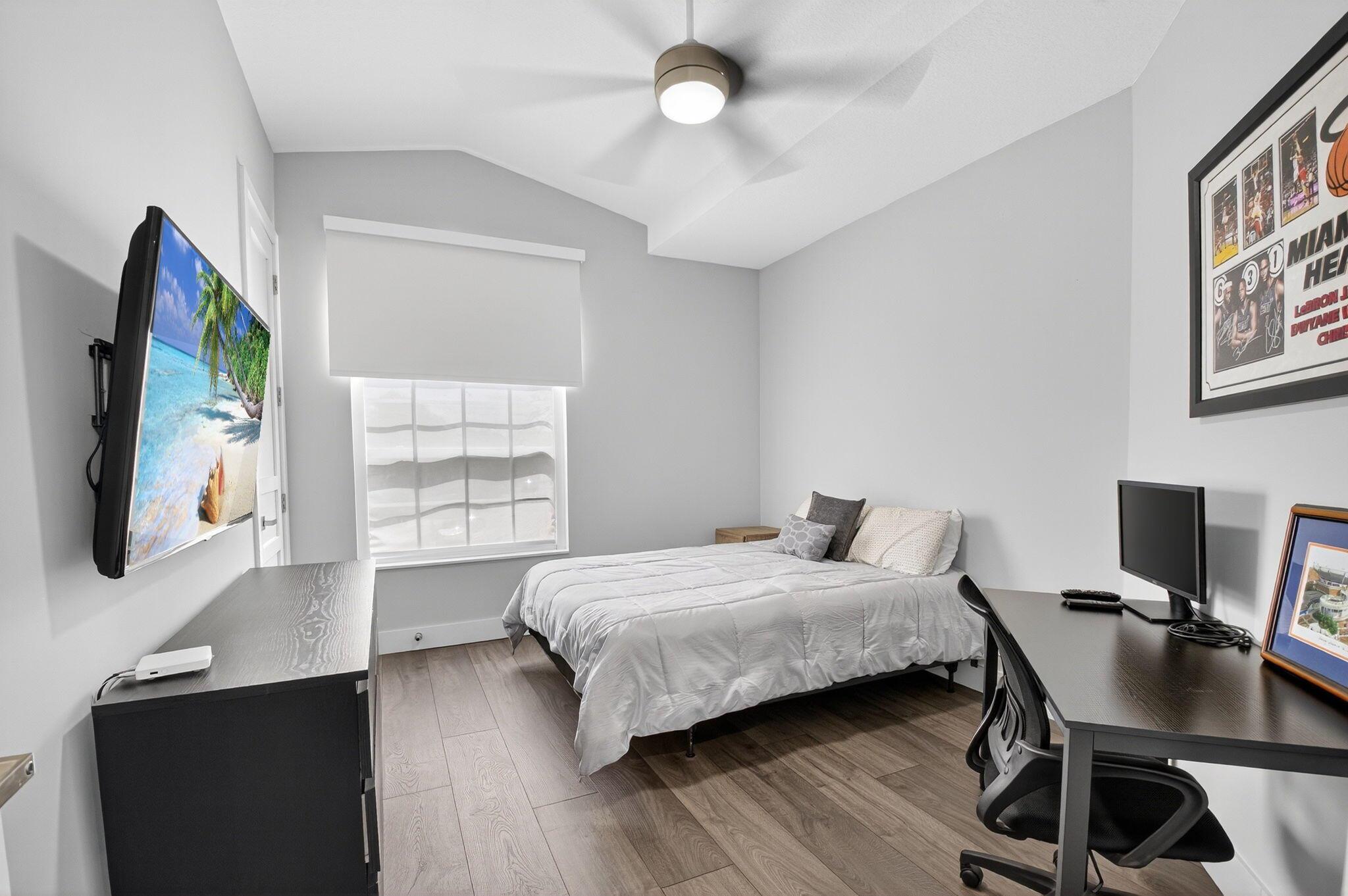 SOMERSET AT WOODFIELD COU - Residential