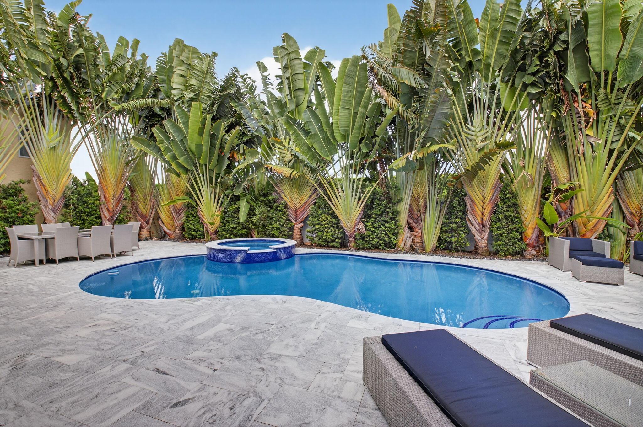 SOMERSET AT WOODFIELD COU - Residential