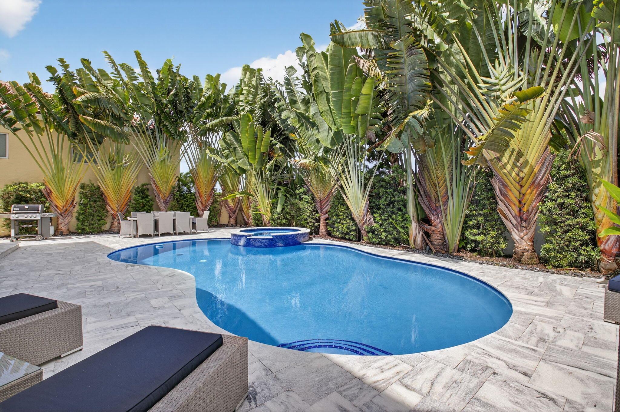 SOMERSET AT WOODFIELD COU - Residential