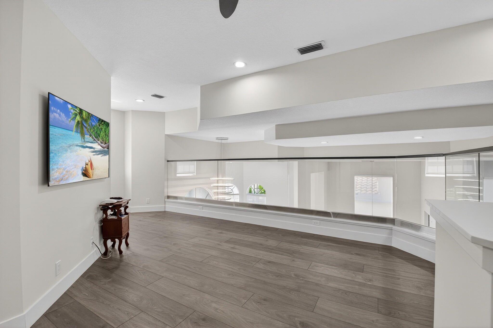 SOMERSET AT WOODFIELD COU - Residential