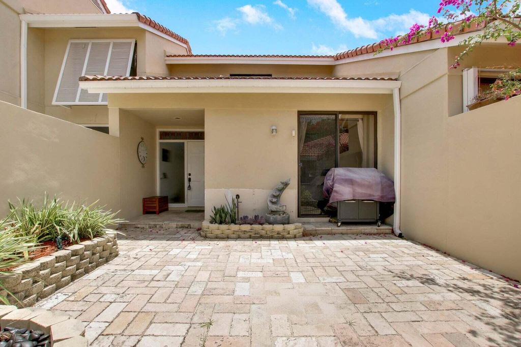 Photo of 127 Old Meadow Way, Palm Beach Gardens, FL 33418 (MLS # R10880815)