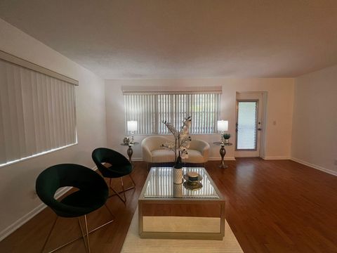 Condominium in West Palm Beach FL 252 Canterbury K 25.jpg