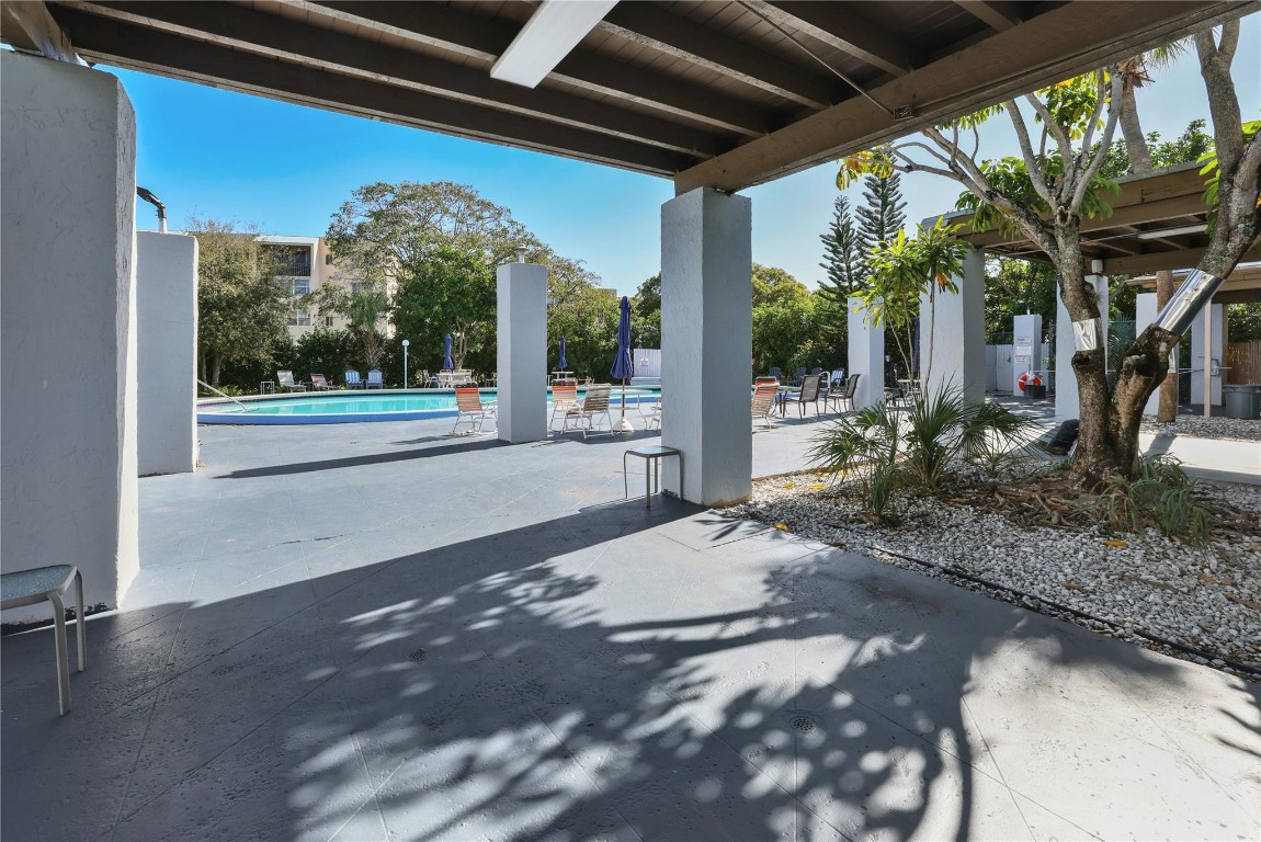 Somerset at Lauderdale La - Residential