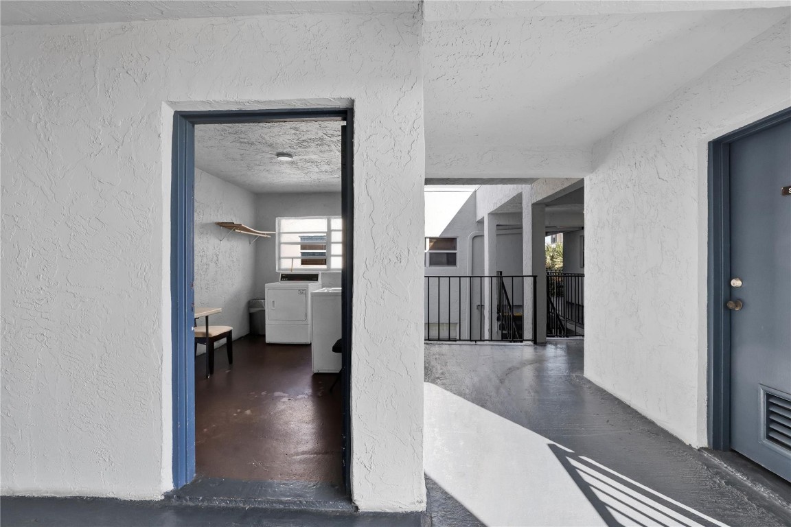 Somerset at Lauderdale La - Residential