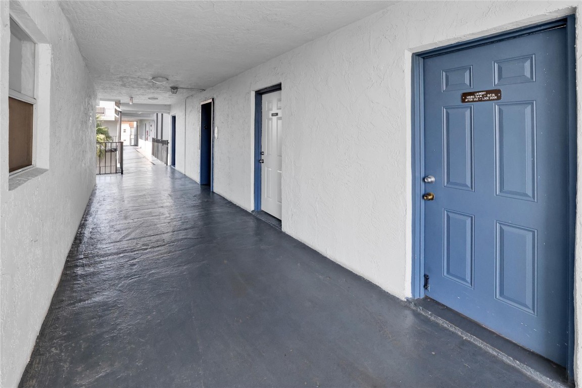 Somerset at Lauderdale La - Residential