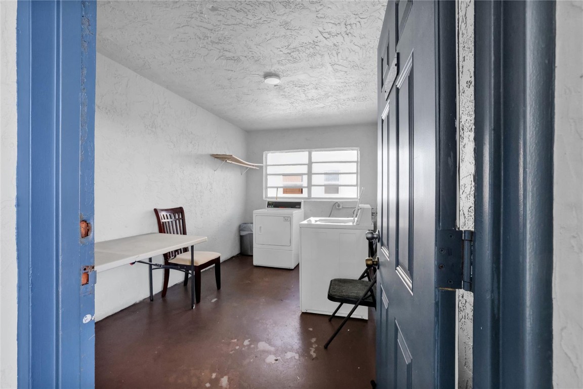 Somerset at Lauderdale La - Residential