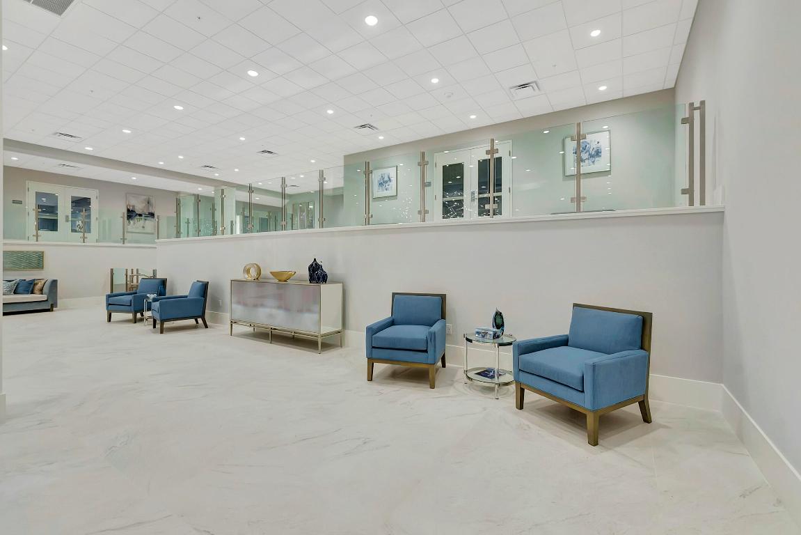 HUNTINGTON POINTE - Residential