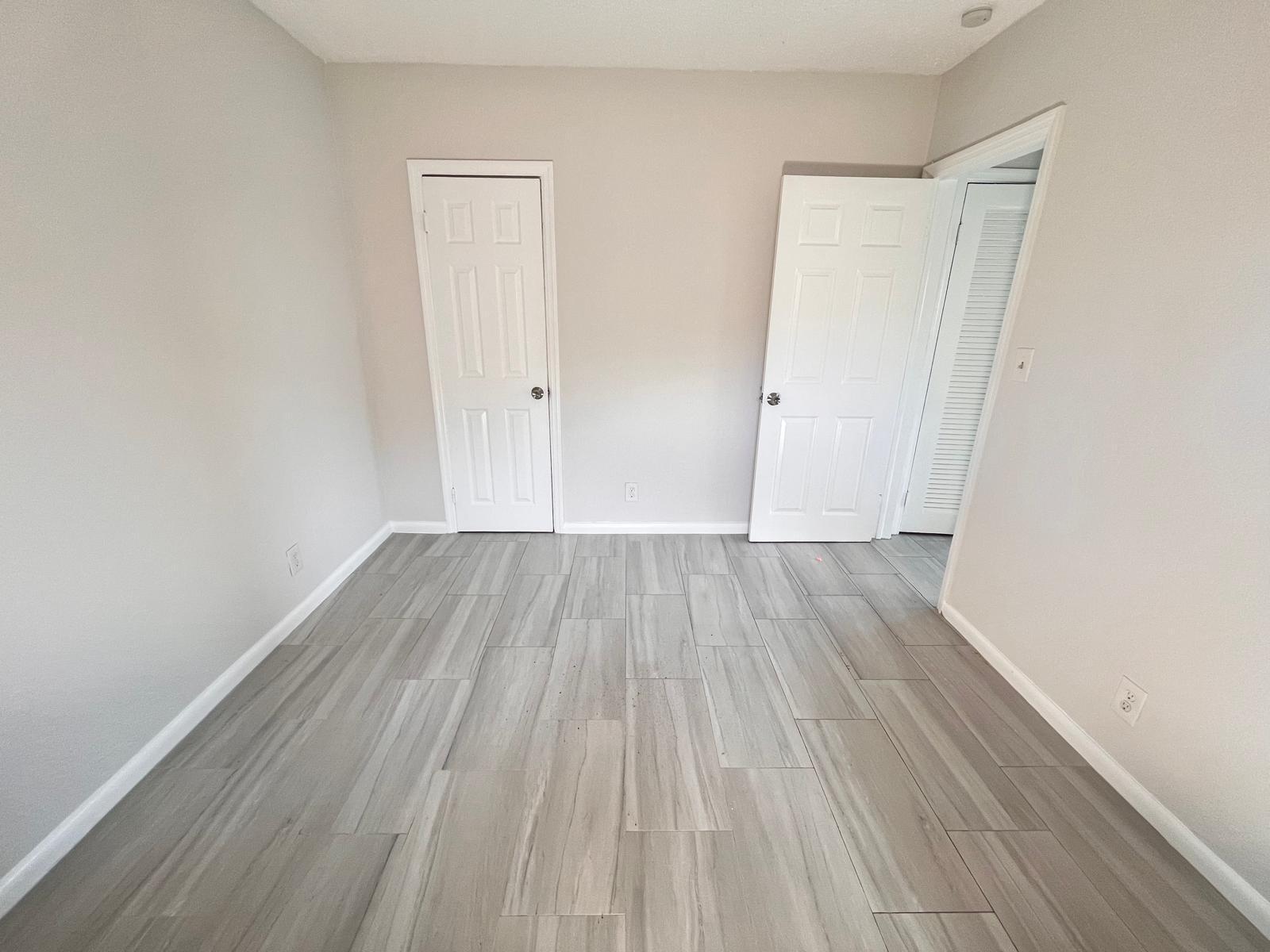 CRESTHAVEN NO 11 - Residential Lease