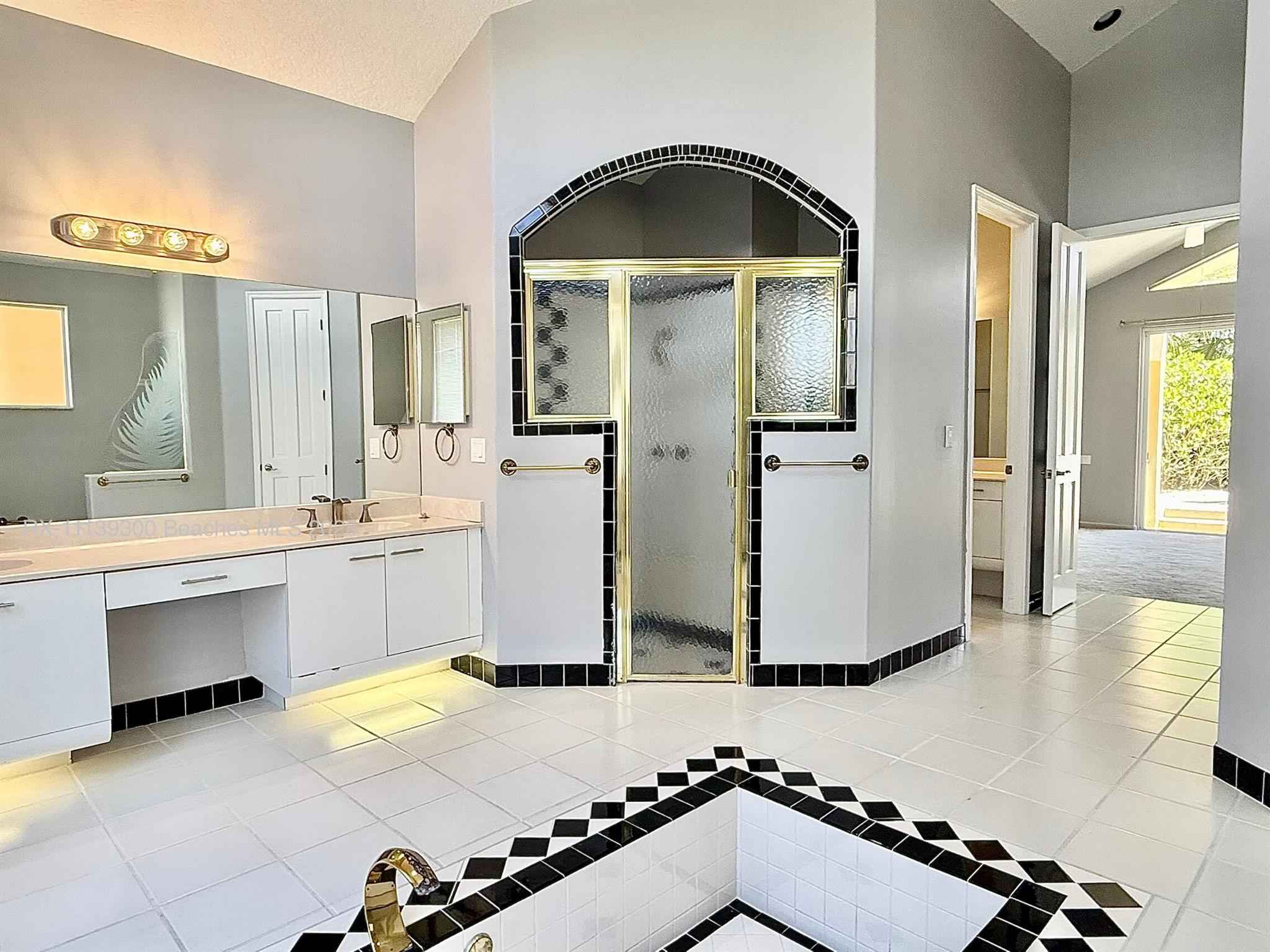 Palm Beach Lake Worth Est - Residential Lease