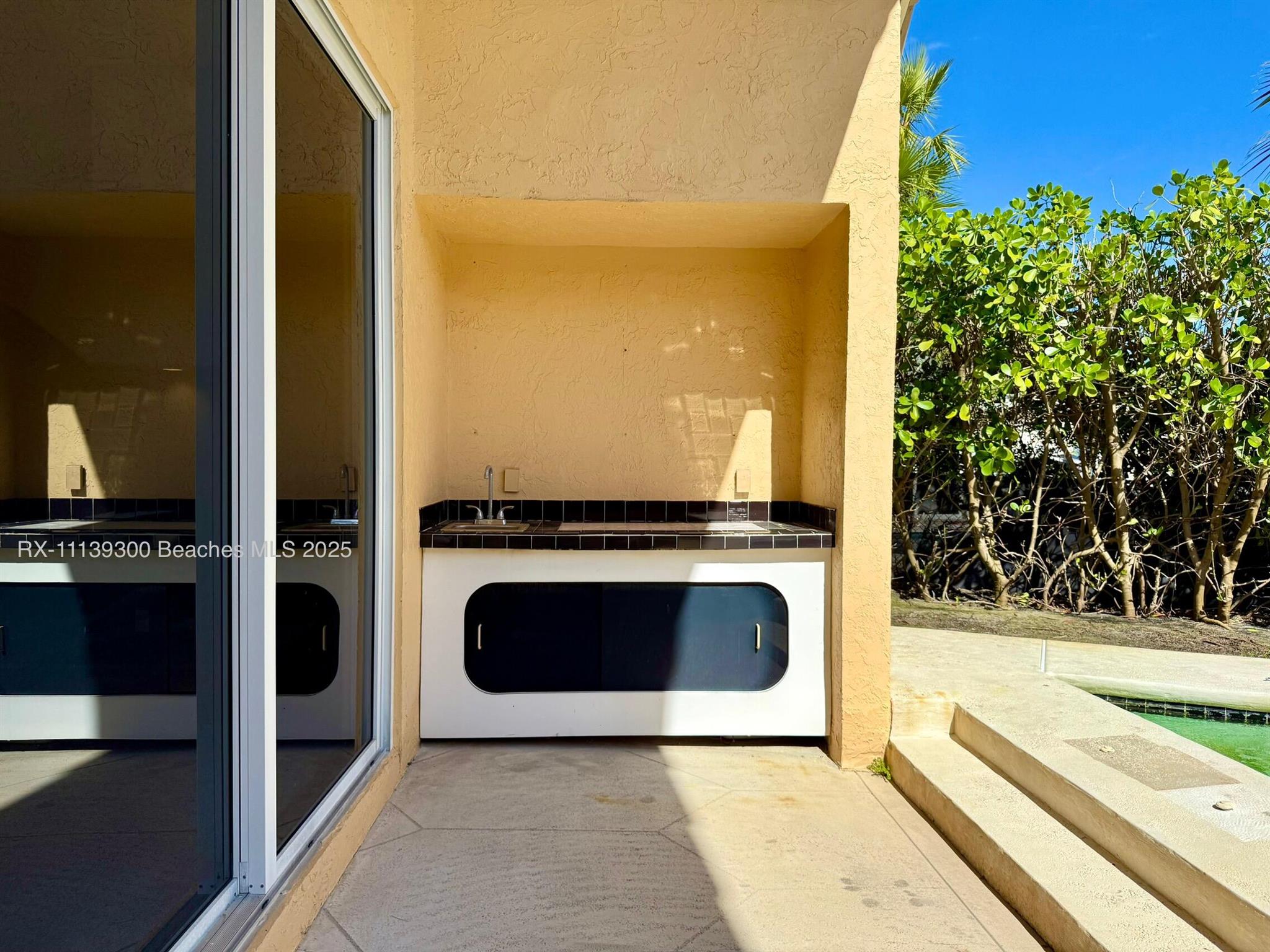 Palm Beach Lake Worth Est - Residential Lease