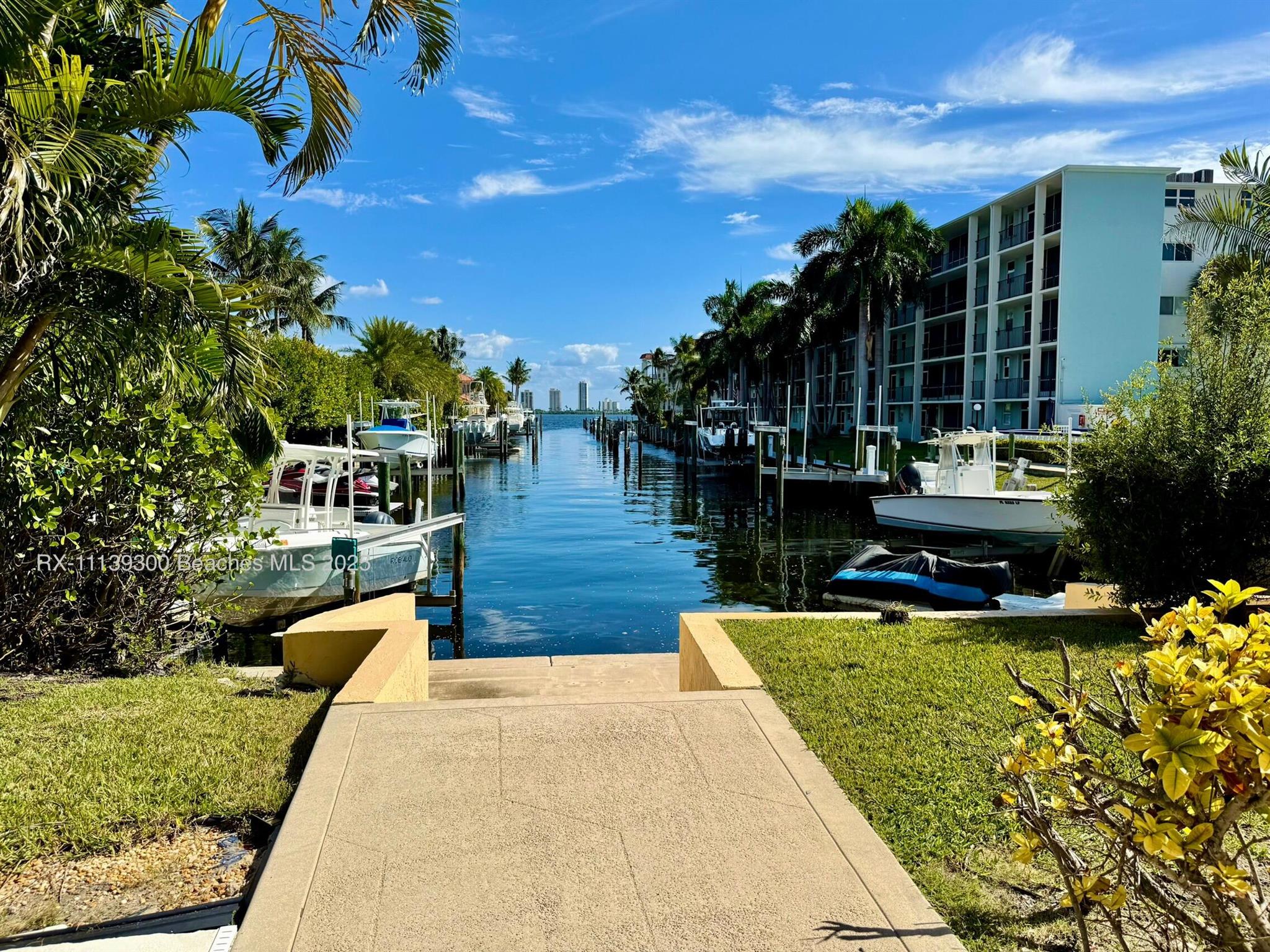 Palm Beach Lake Worth Est - Residential Lease