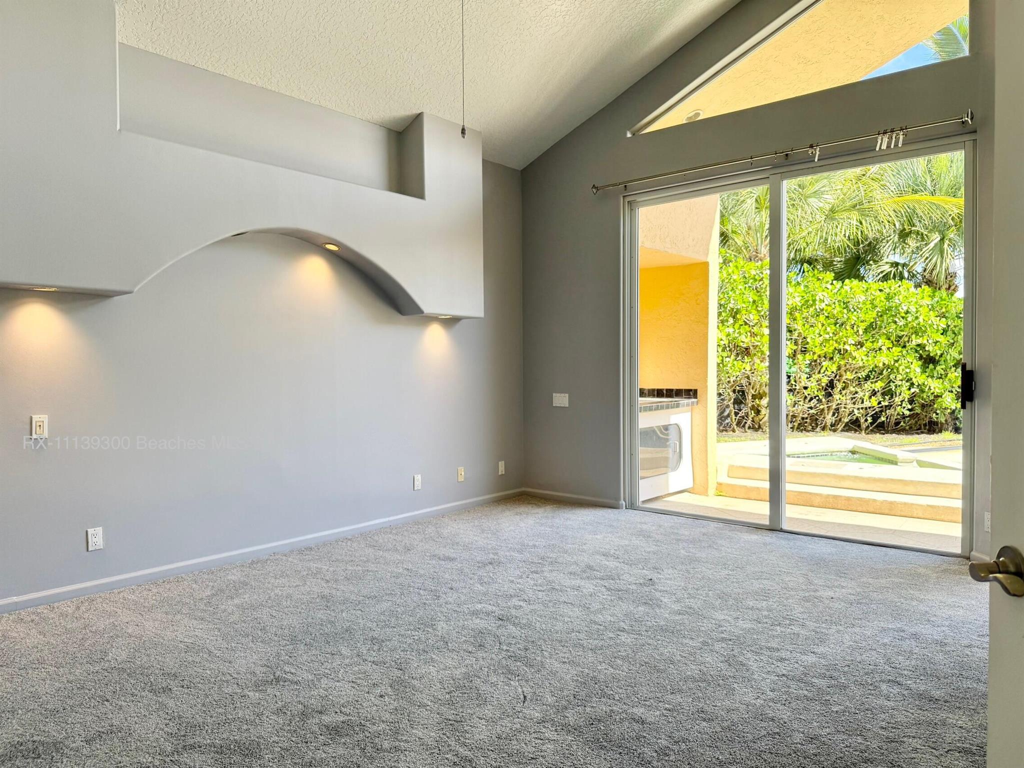 Palm Beach Lake Worth Est - Residential Lease