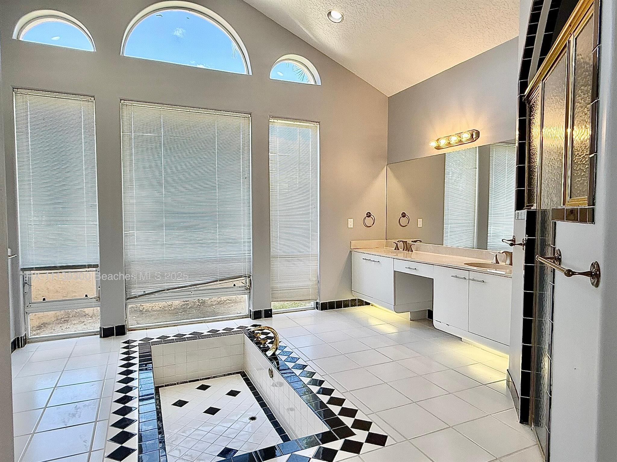 Palm Beach Lake Worth Est - Residential Lease