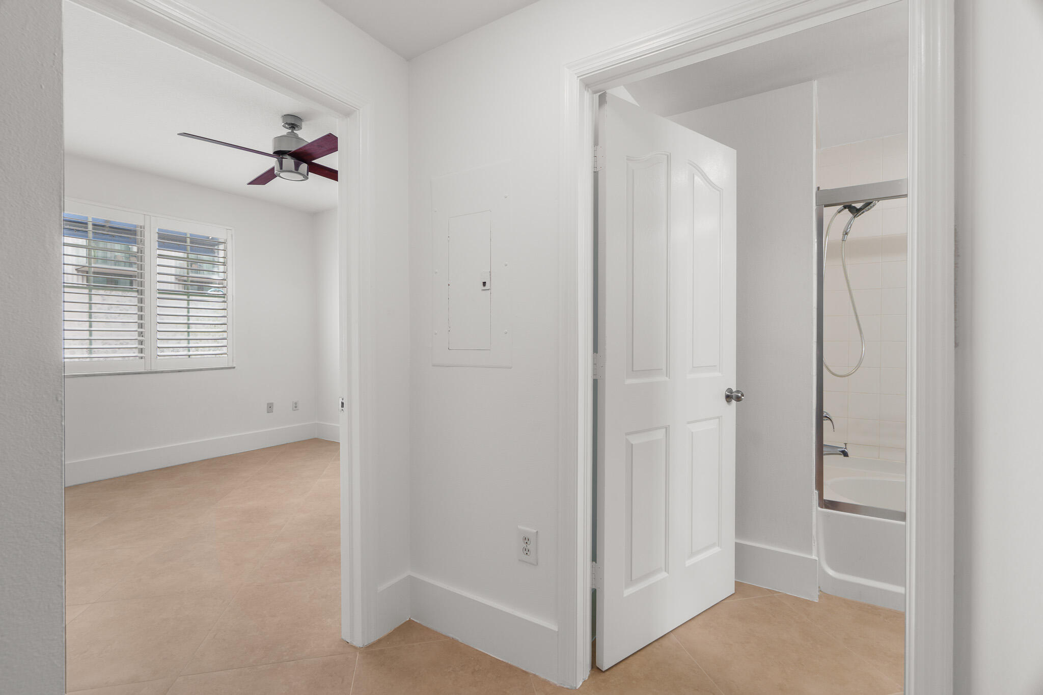 PINEAPPLE GROVE VILLAGE CONDO - Residential Lease