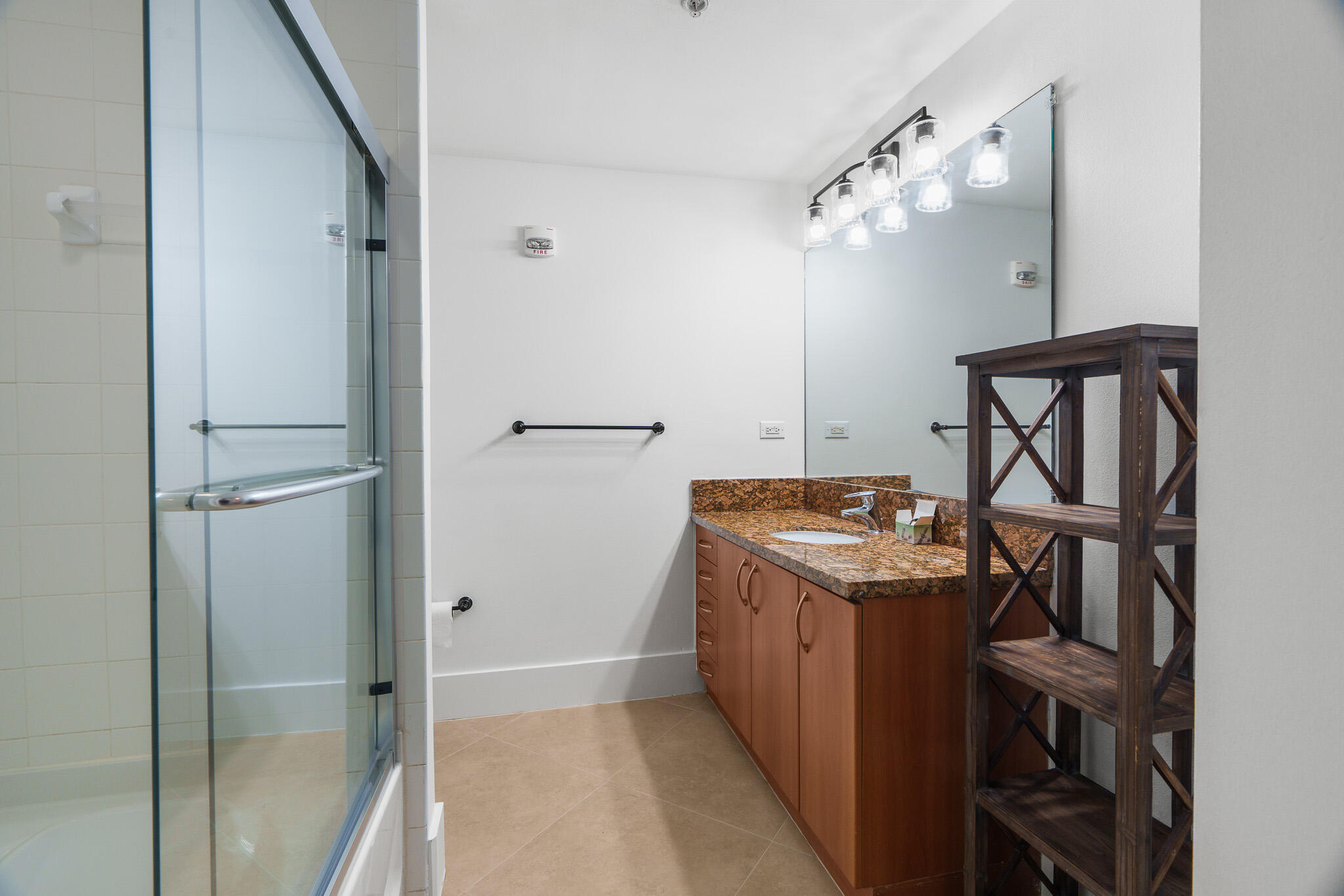 PINEAPPLE GROVE VILLAGE CONDO - Residential Lease