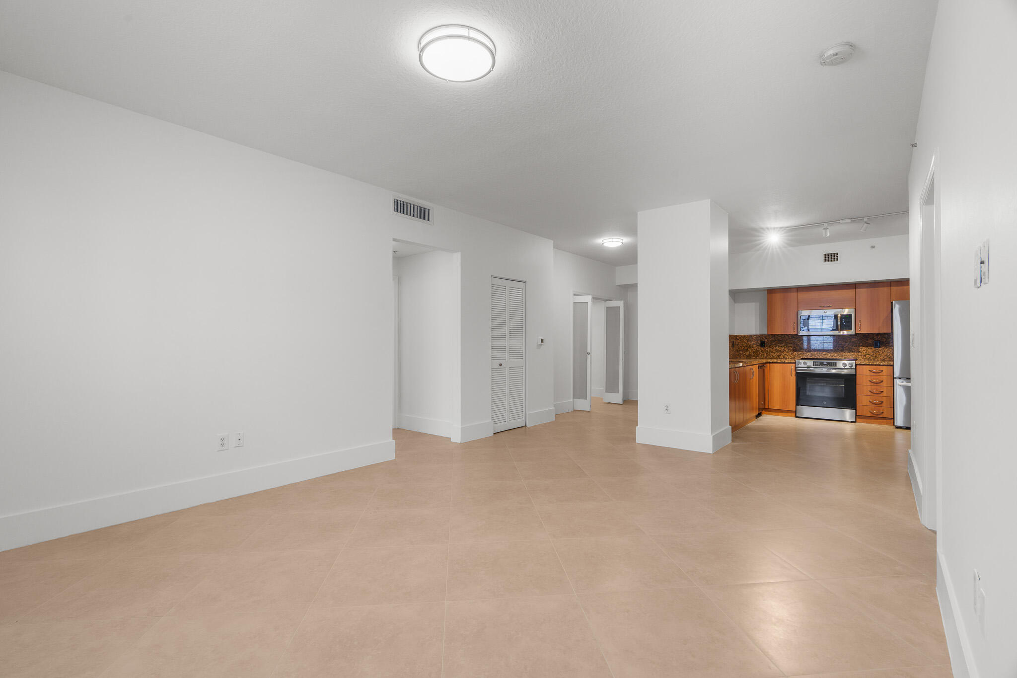 PINEAPPLE GROVE VILLAGE CONDO - Residential Lease