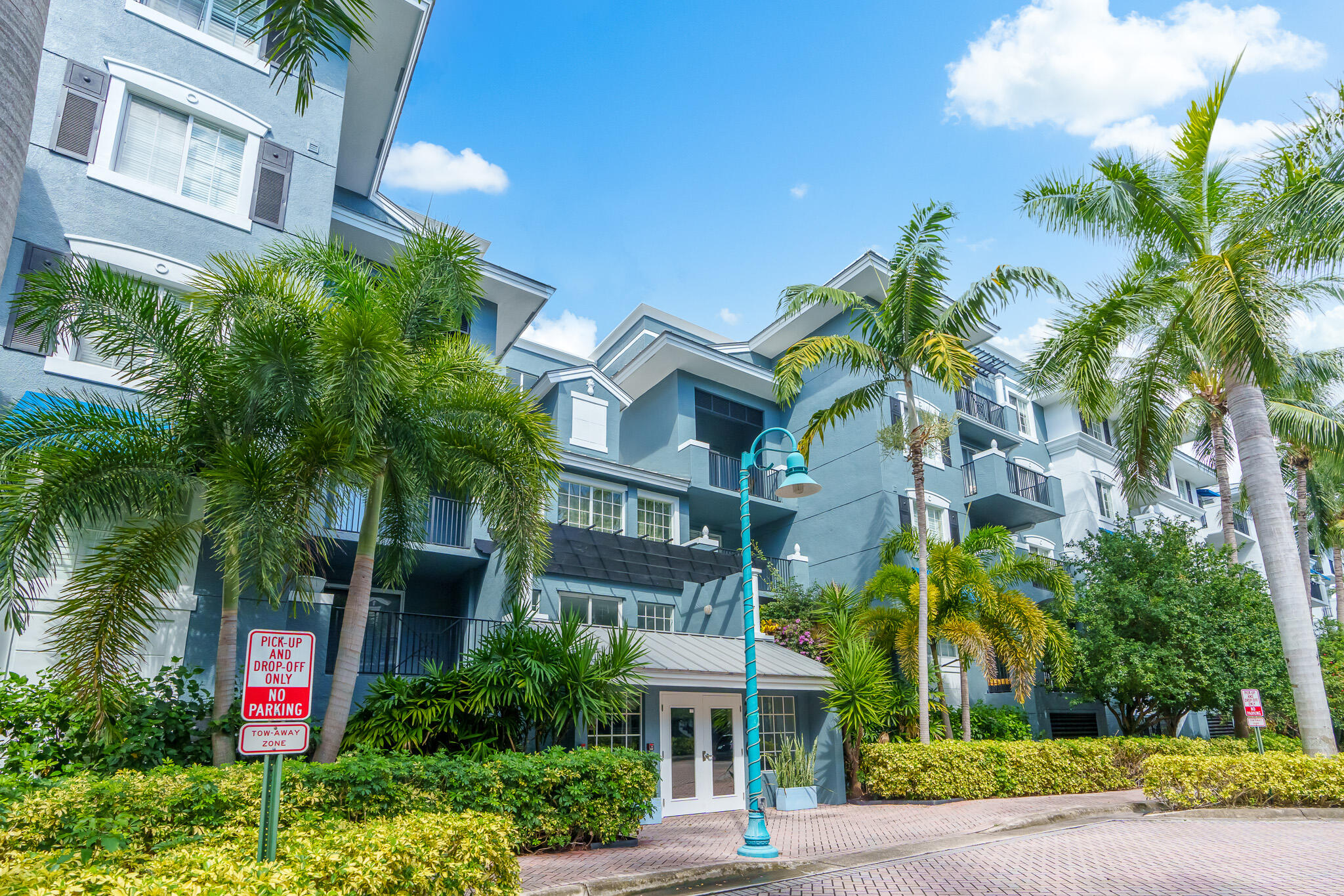 PINEAPPLE GROVE VILLAGE CONDO - Residential Lease