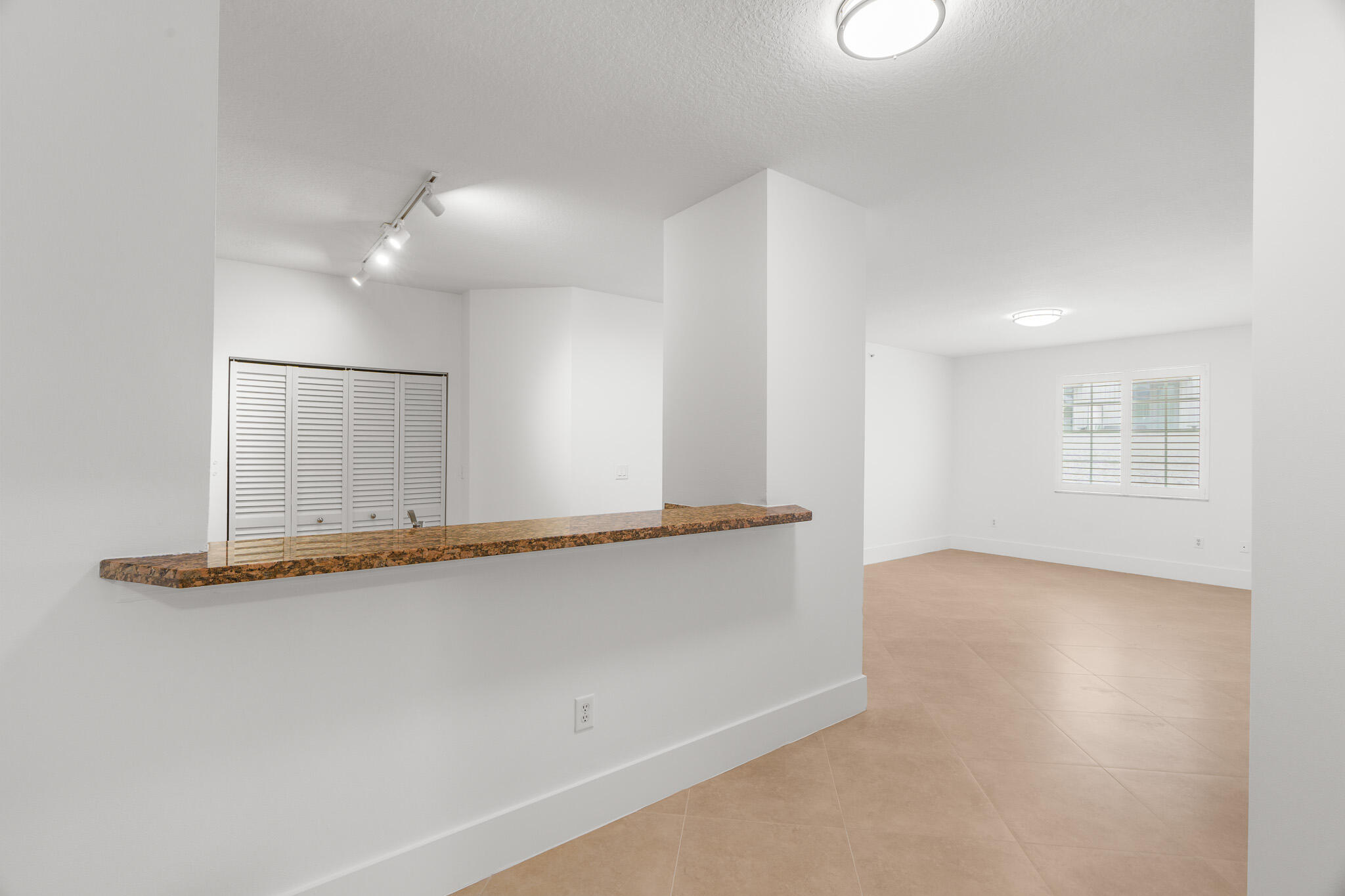 PINEAPPLE GROVE VILLAGE CONDO - Residential Lease