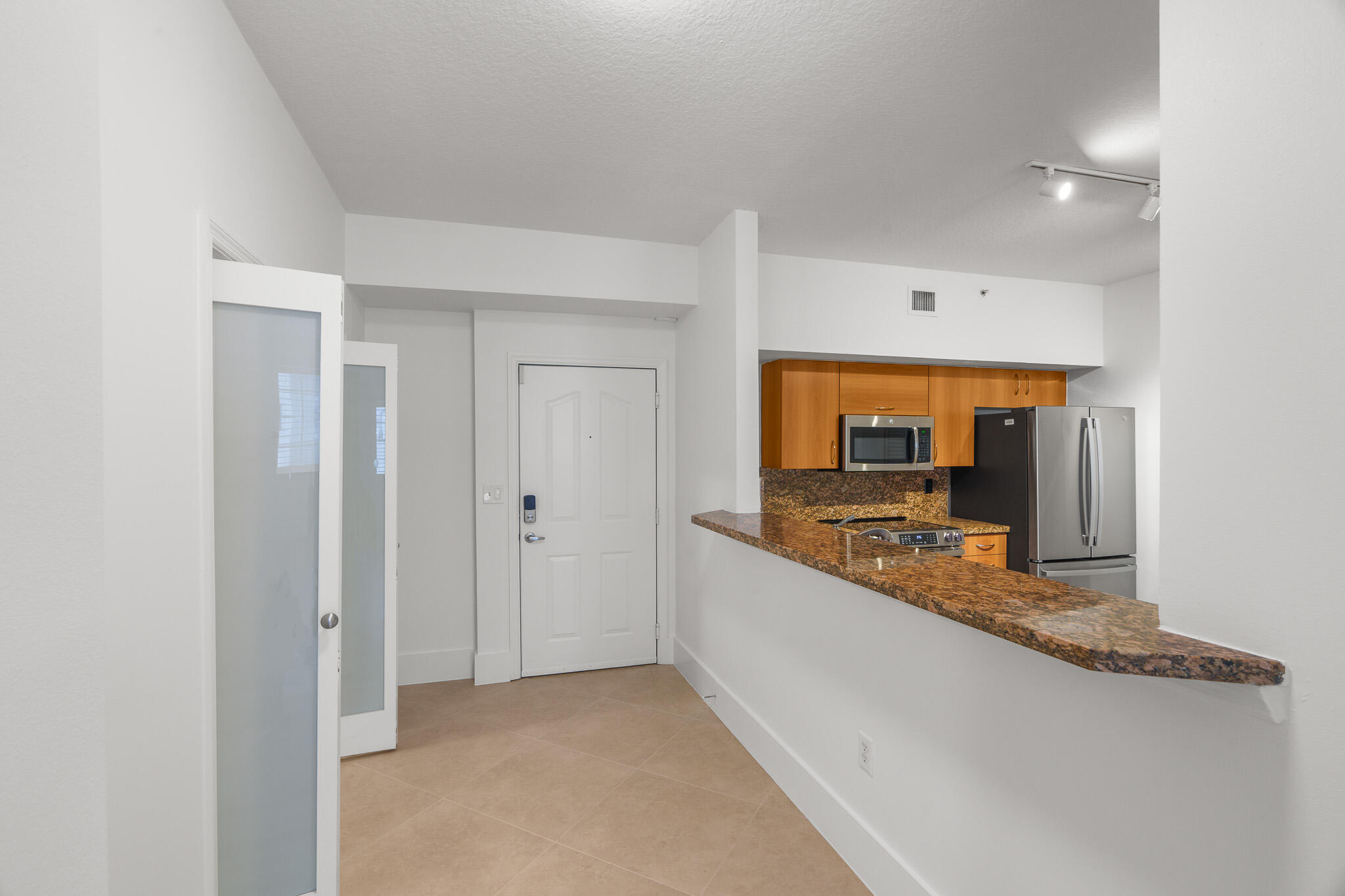 PINEAPPLE GROVE VILLAGE CONDO - Residential Lease