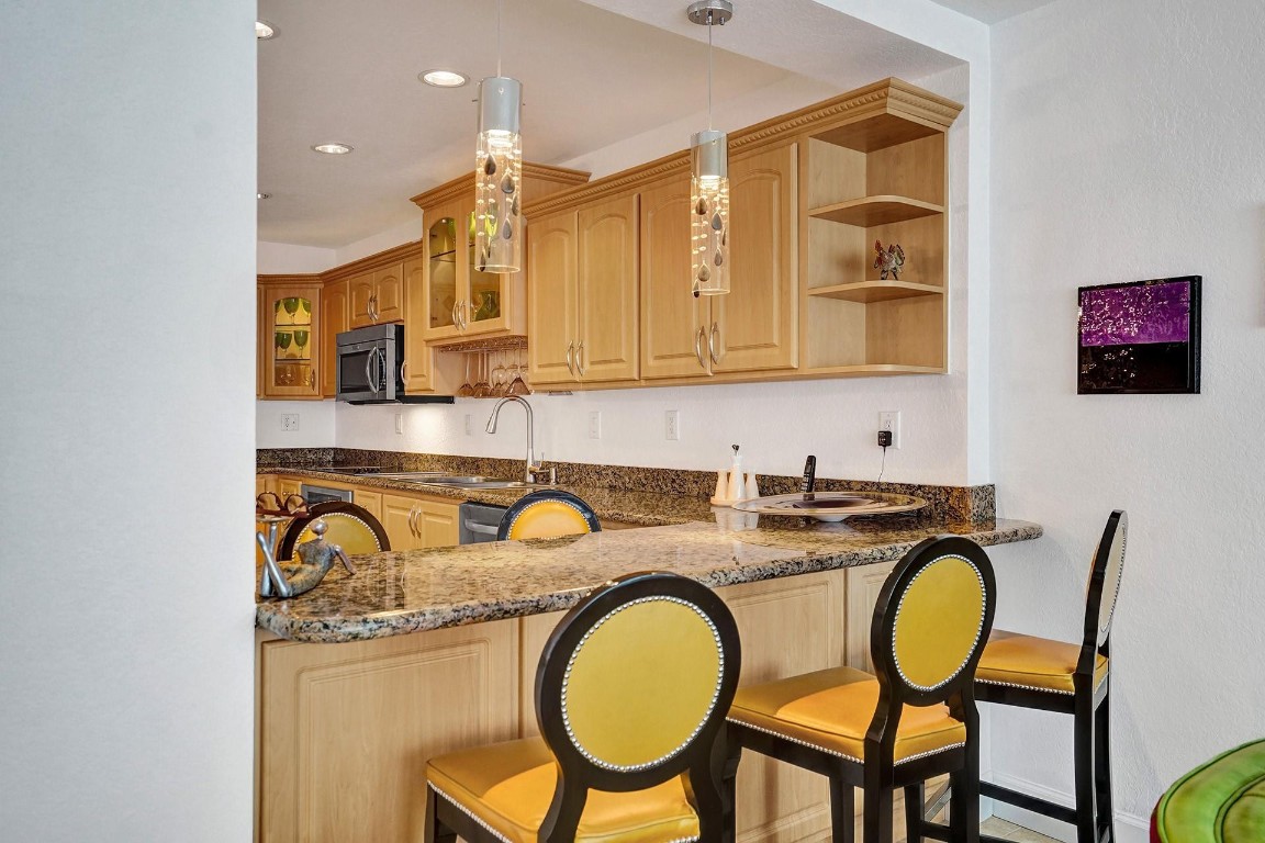 THE COMMODORE - Residential