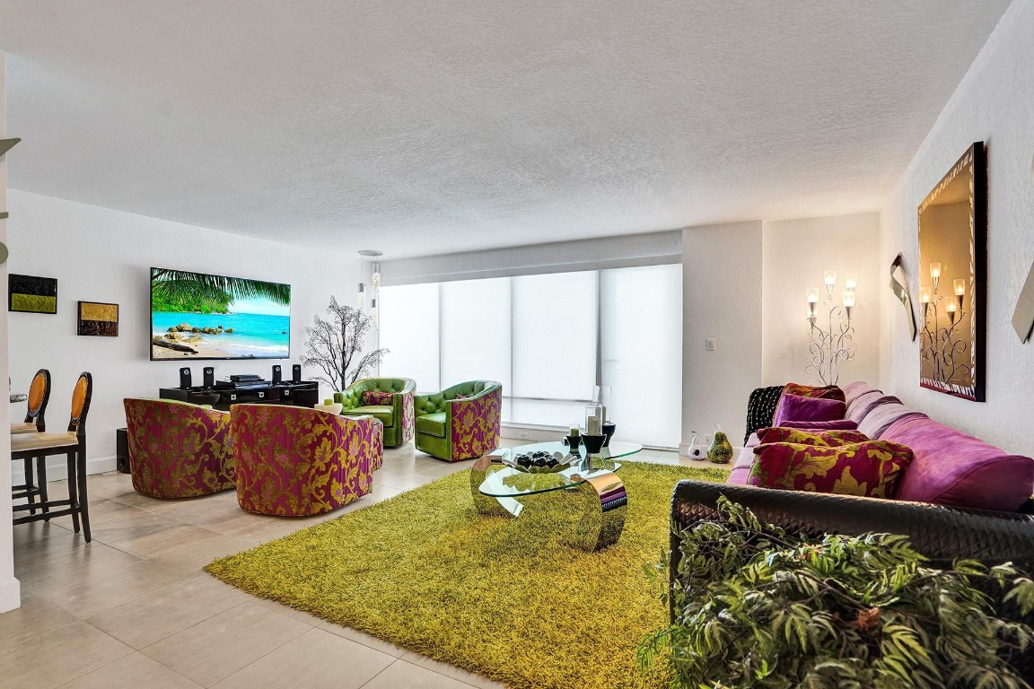 THE COMMODORE - Residential