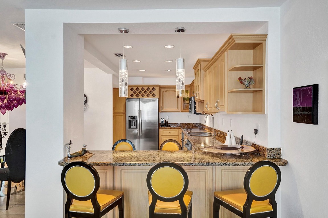 THE COMMODORE - Residential