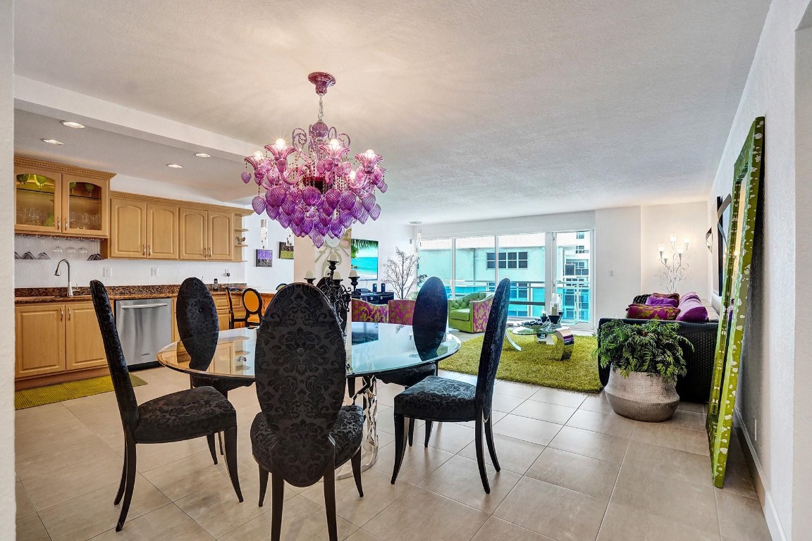 THE COMMODORE - Residential