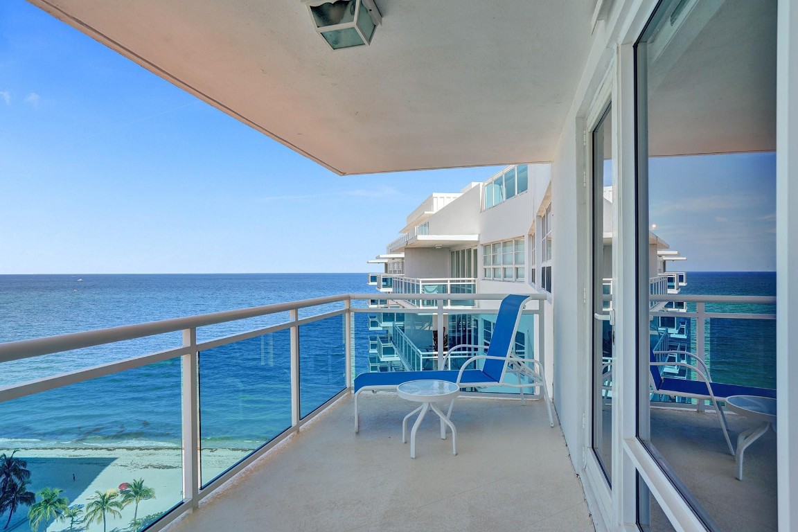 THE COMMODORE - Residential