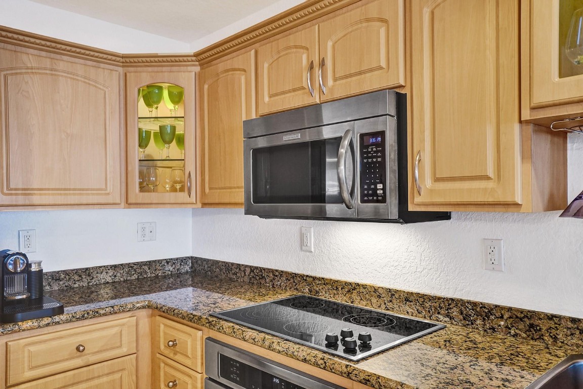 THE COMMODORE - Residential