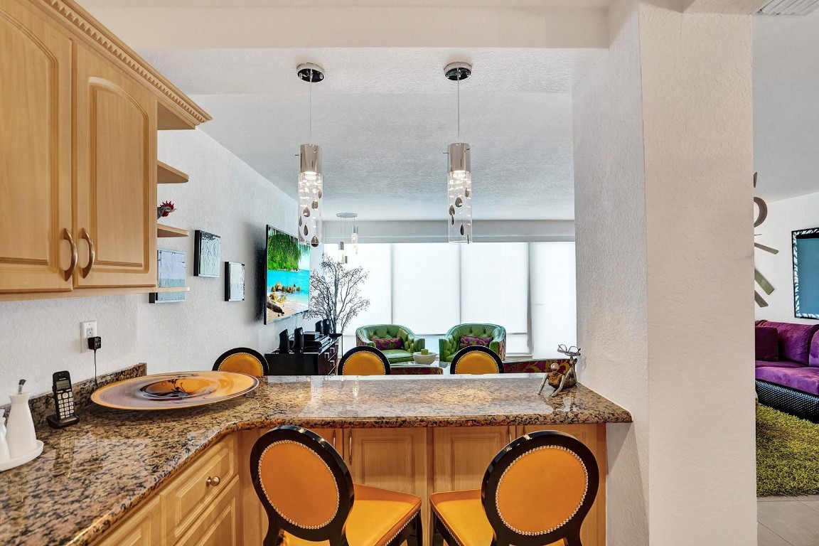 THE COMMODORE - Residential