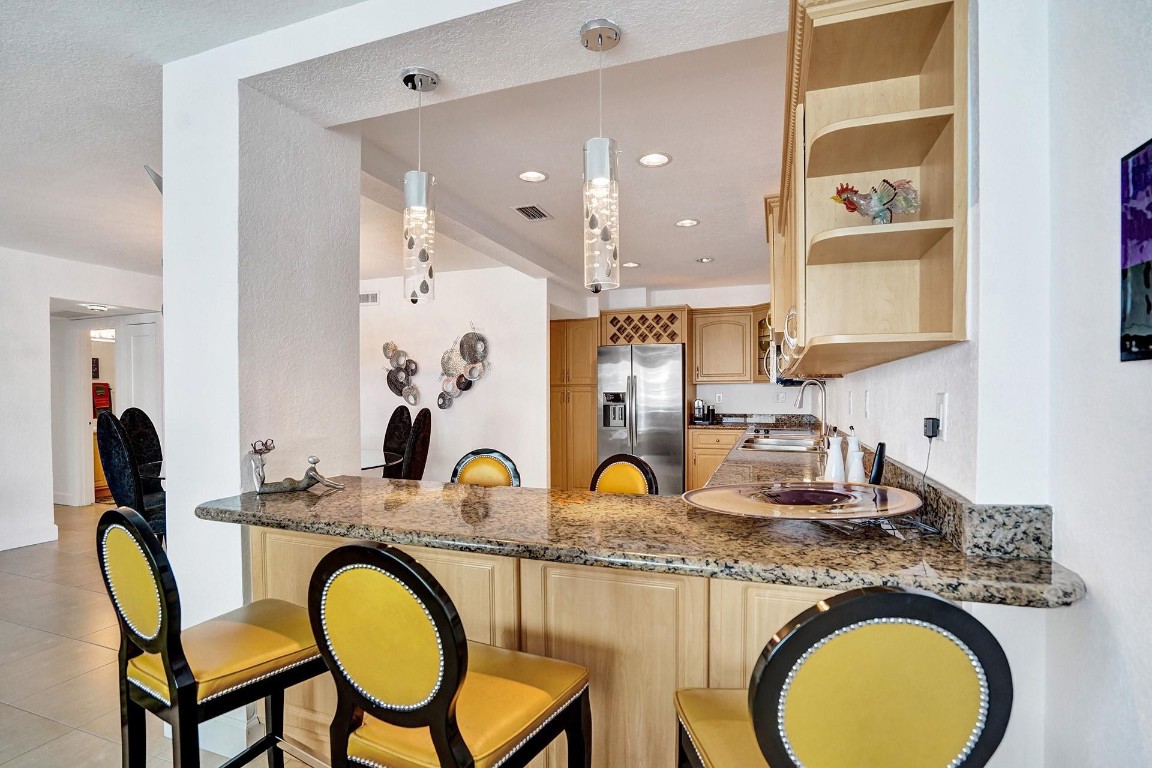 THE COMMODORE - Residential