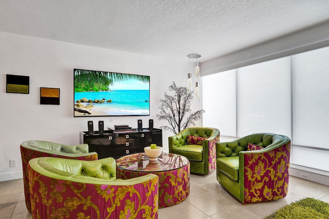 THE COMMODORE - Residential