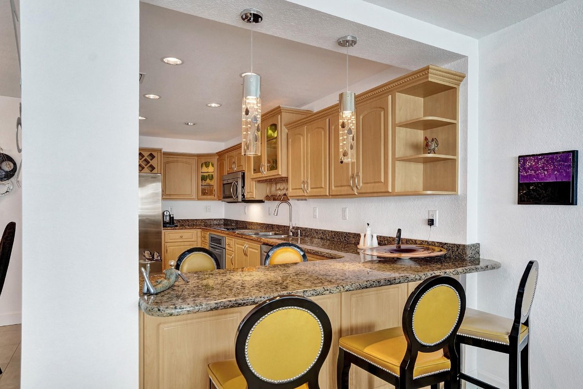 THE COMMODORE - Residential