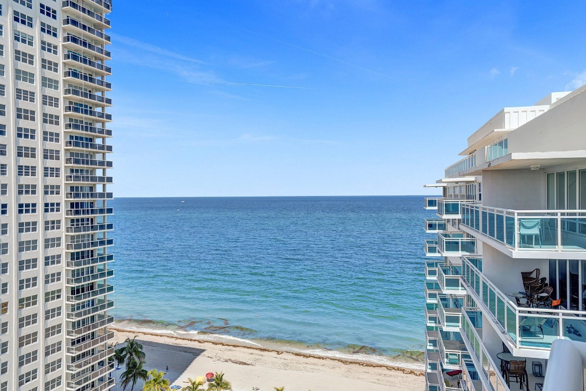 THE COMMODORE - Residential