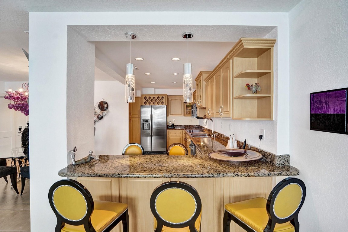 THE COMMODORE - Residential