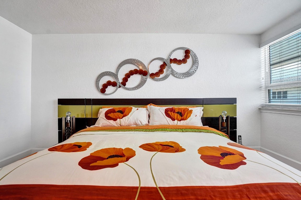 THE COMMODORE - Residential