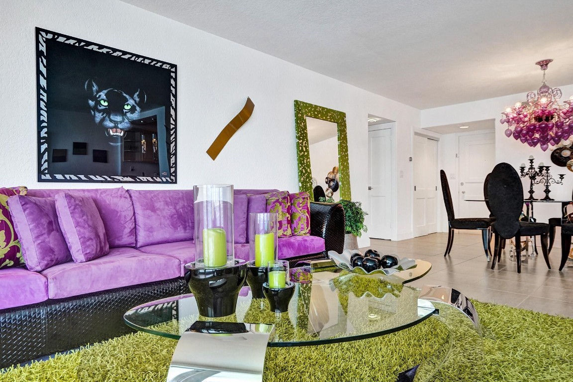 THE COMMODORE - Residential