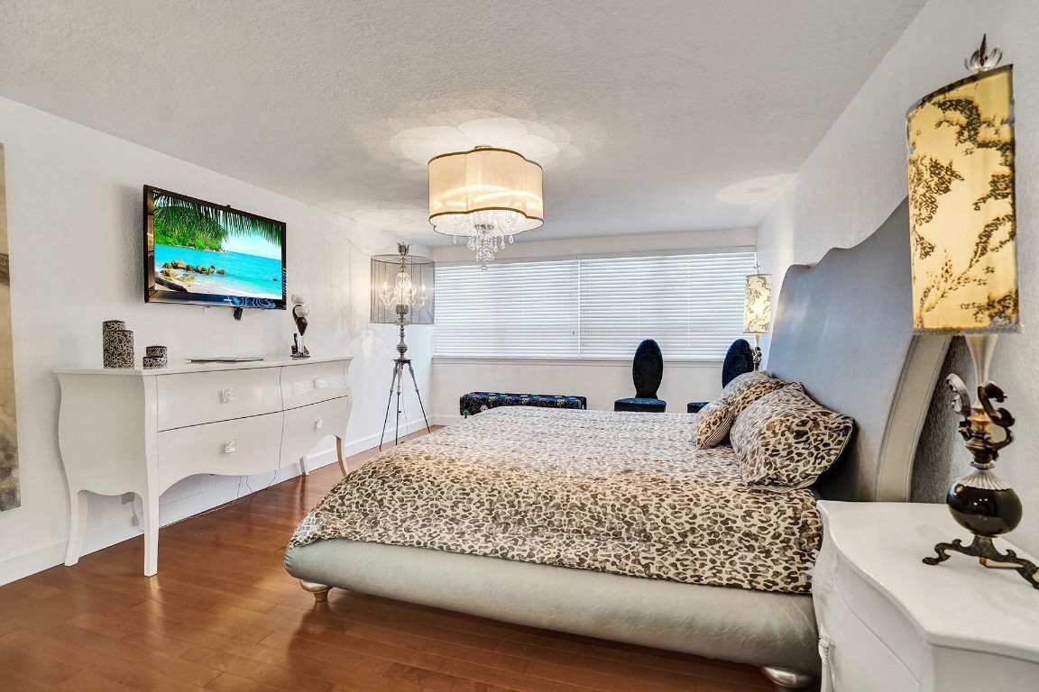 THE COMMODORE - Residential