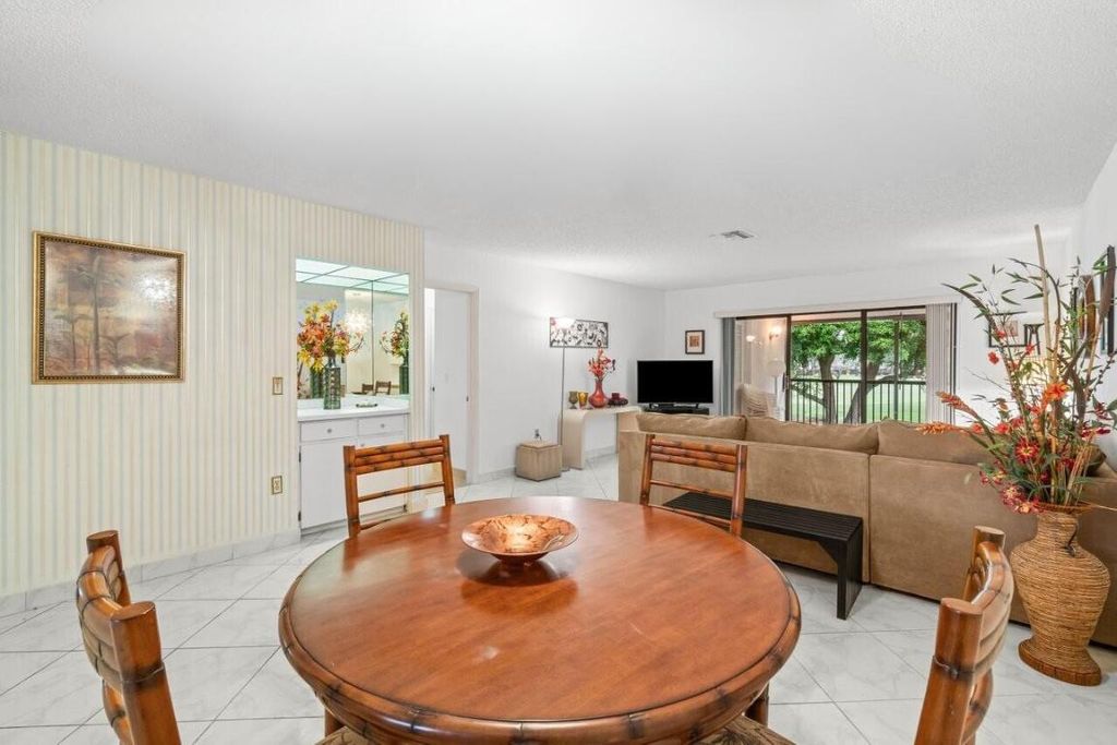 Photo of 30 Stratford Lane #D, Boynton Beach, FL 33436 (MLS # R11099753)