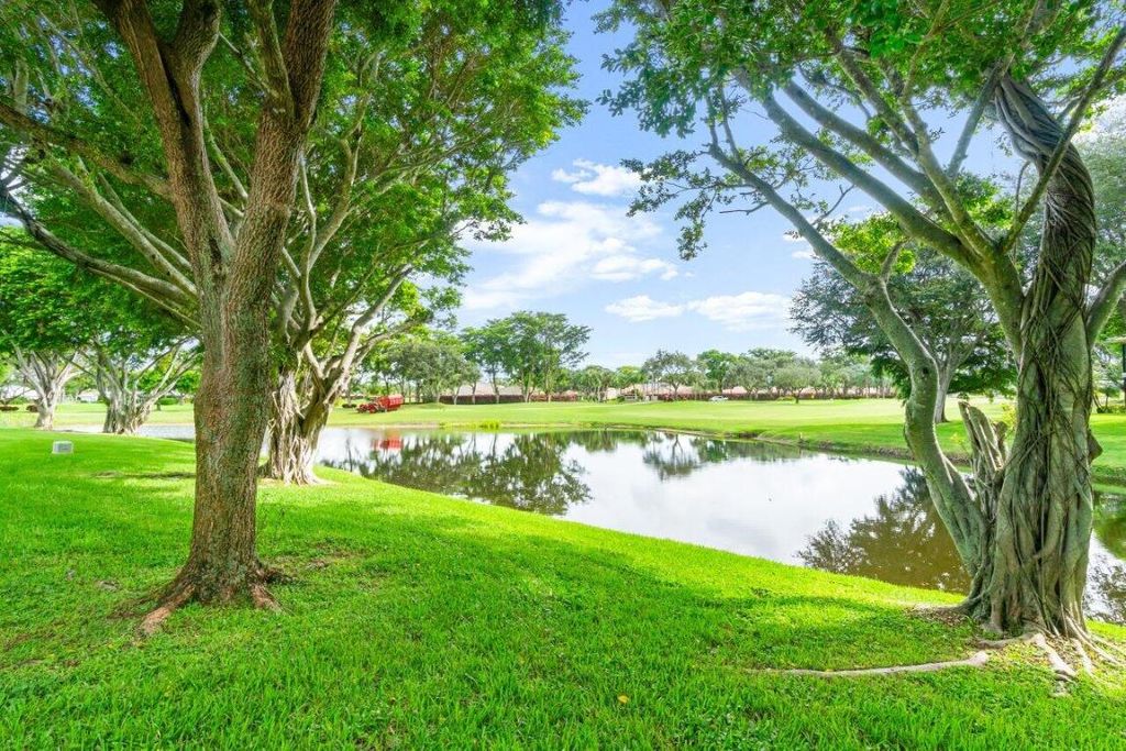 Photo of 30 Stratford Lane #D, Boynton Beach, FL 33436 (MLS # R11099753)