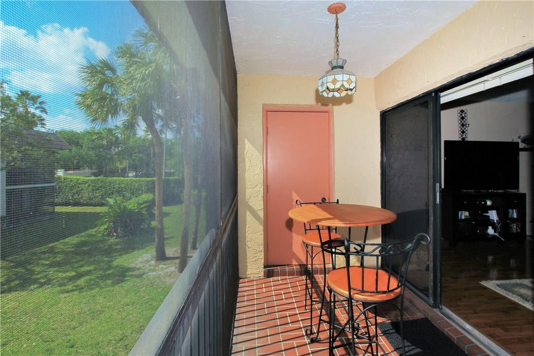 Raquet Club Apts - Residential
