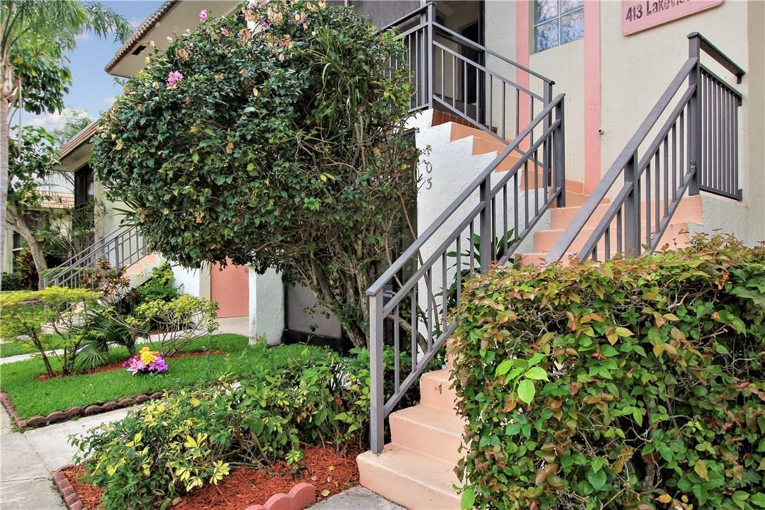 Raquet Club Apts - Residential
