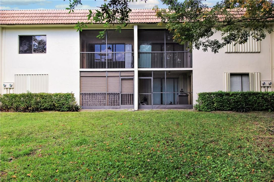 Raquet Club Apts - Residential