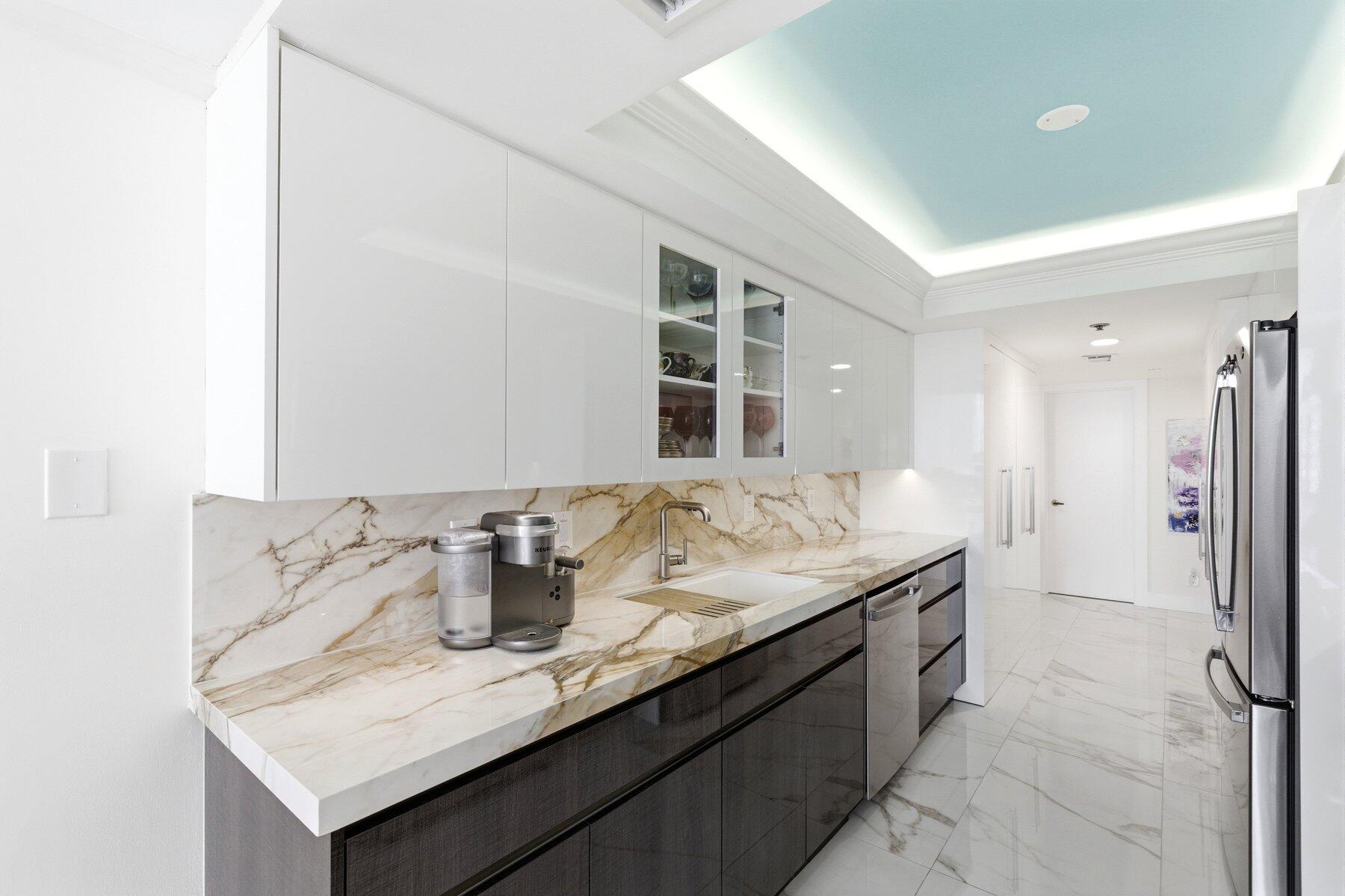 La Fontana Condo - Residential