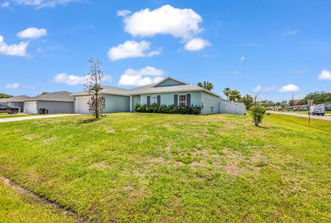 Tiny photo for 1220 SE NAVAJO Lane, Port Saint Lucie, FL 34983 (MLS # B26054248)