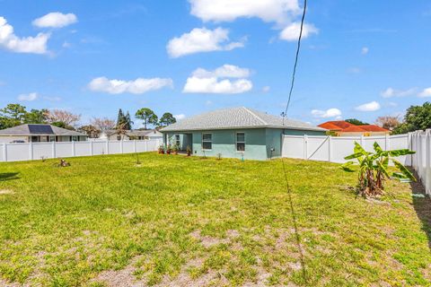 Tiny photo for 1220 SE NAVAJO Lane, Port Saint Lucie, FL 34983 (MLS # B26054248)