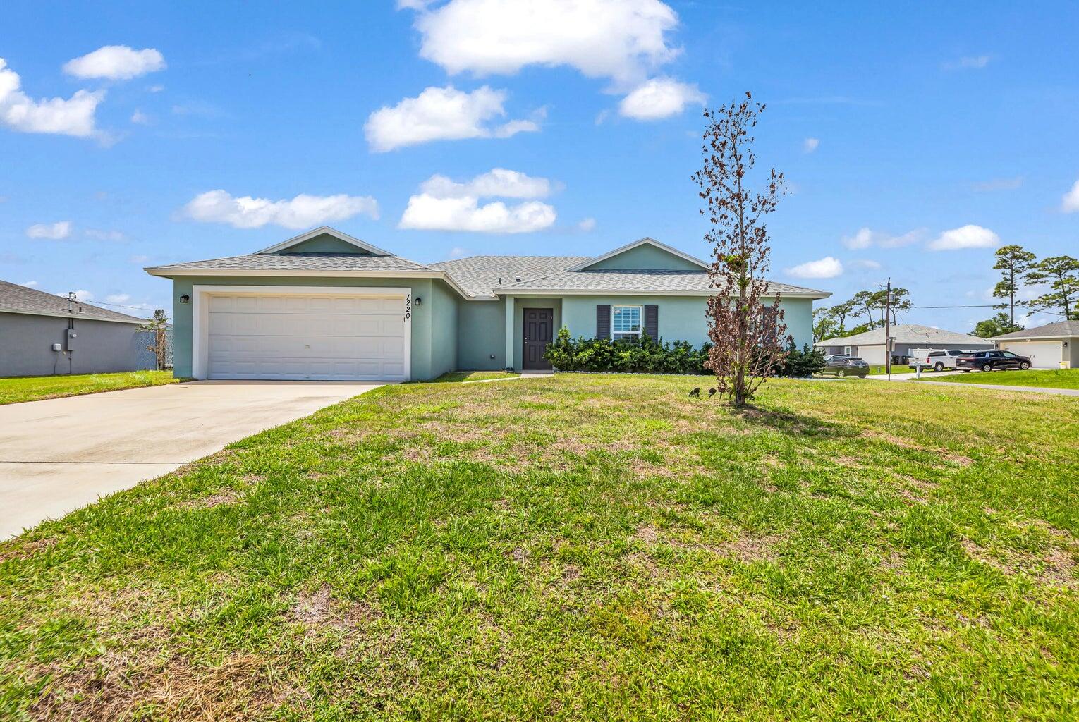 1220 SE NAVAJO Lane