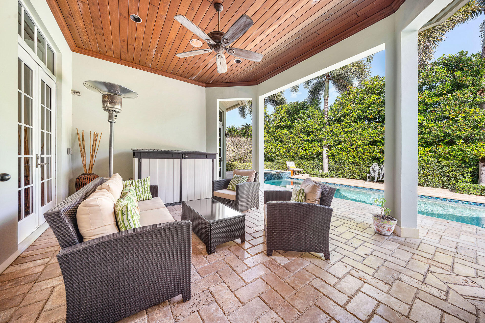 ROYAL PALM YACHT & COUNTR - Residential